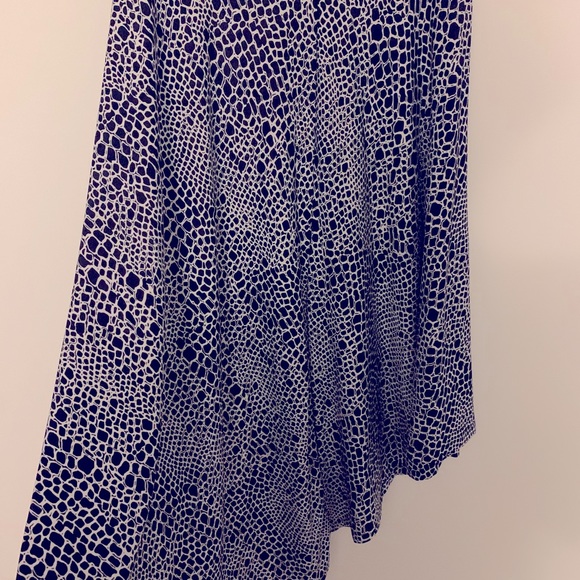 Skirt - Picture 2 of 3